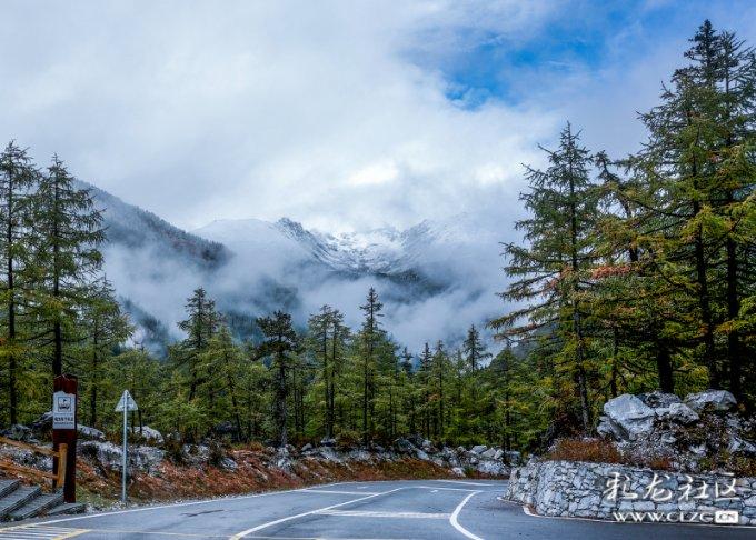 卡通红色汽车拼图