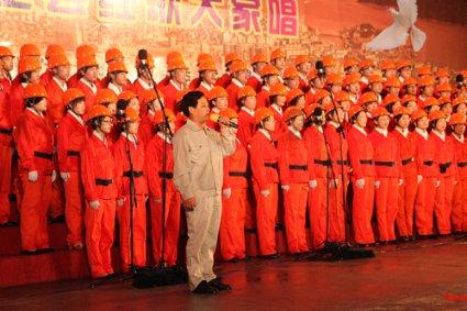 《我的前半生》贺涵爽约唐晶龙凤胎满月宴,罗子君收到陌生包裹