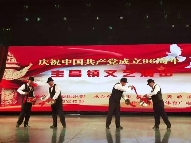 让搜救队吃上热乎饭！云南山体滑坡救援现场村民自发组织煮饭